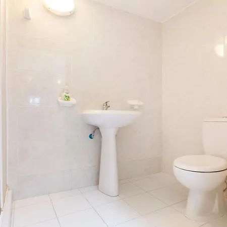 Holiday home Bzb50- Seafront Townhouse - Pretty Bay *